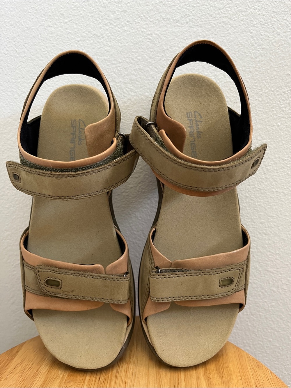 Clarks Springers Sandals Women's 9 Leather Adjustable Straps Walking Shoe